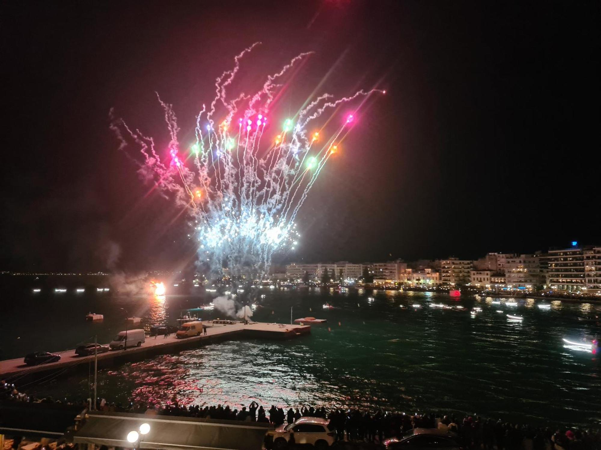 Debbies Διαμέρισμα Δίπλα Στο Νερό #2 ! Chalkís Extérieur photo